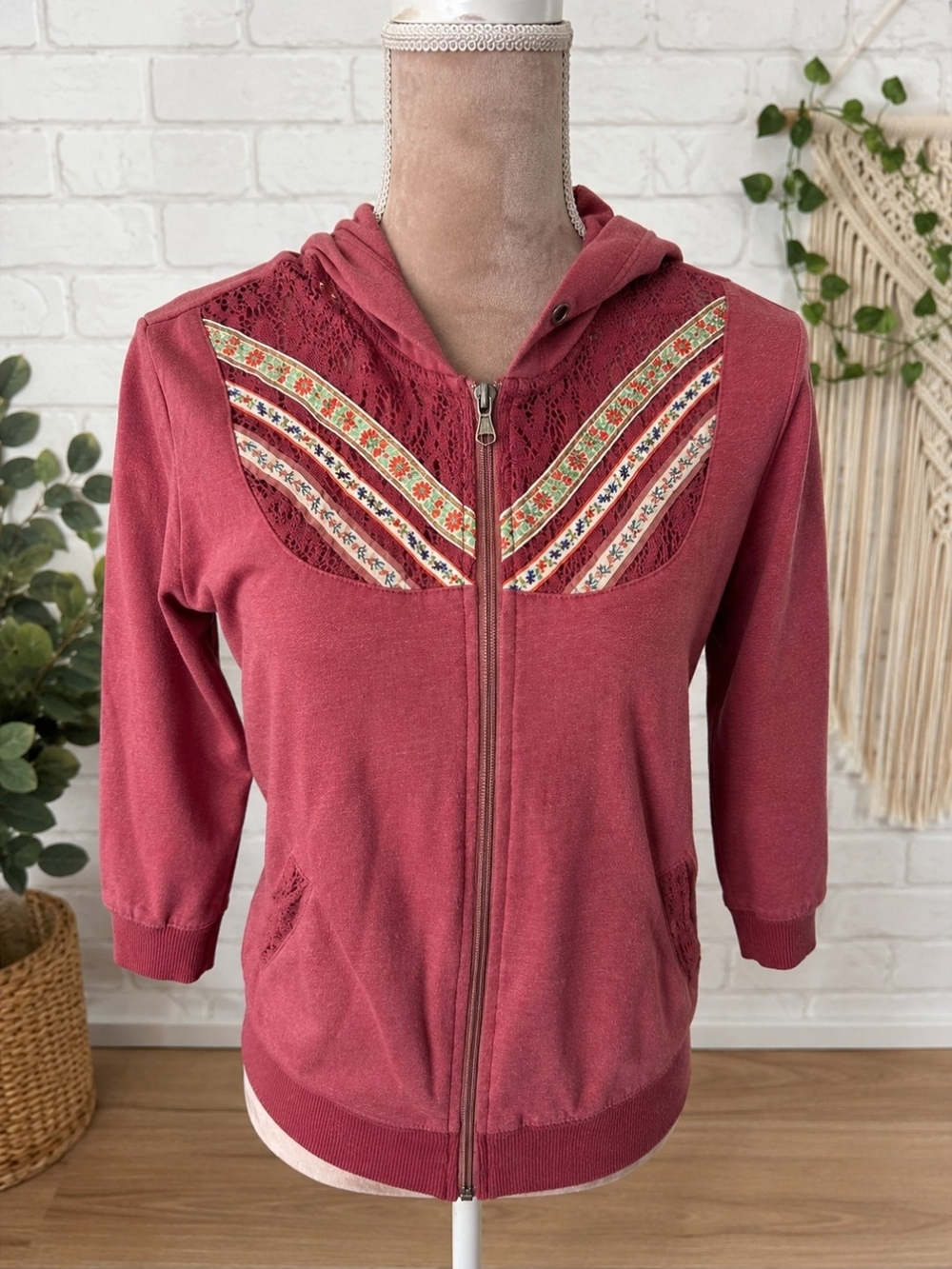 L.A. Kitty ~ Y2K Vintage Pink Boho Floral Crochet Zip-Up Hoodie